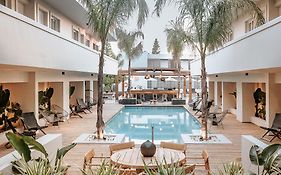 More Meni Residence & Suites